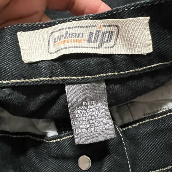 Urban Pipeline UP Embroidered Y2K Raver Skater Style Cargo Jeans Size 14R [F-4] - Picture 3 of 11